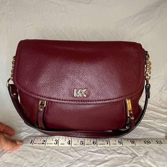 NWOT Michael Kors MK Evie Medium Pebbled Leather Shoulder Bag Burgundy - Picture 4 of 12